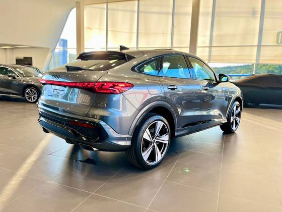 AUDI Q5 2.0 TFSI GASOLINA SPORTBACK S LINE QUATTRO S TRONIC AUDI Q5 2.0 TFSI GASOLINA SPORTBACK S LINE QUATTRO S TRONIC
